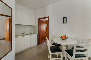 Апартаменты Palma Apartments Херцег-Нови Номер-студио с видом на море-11